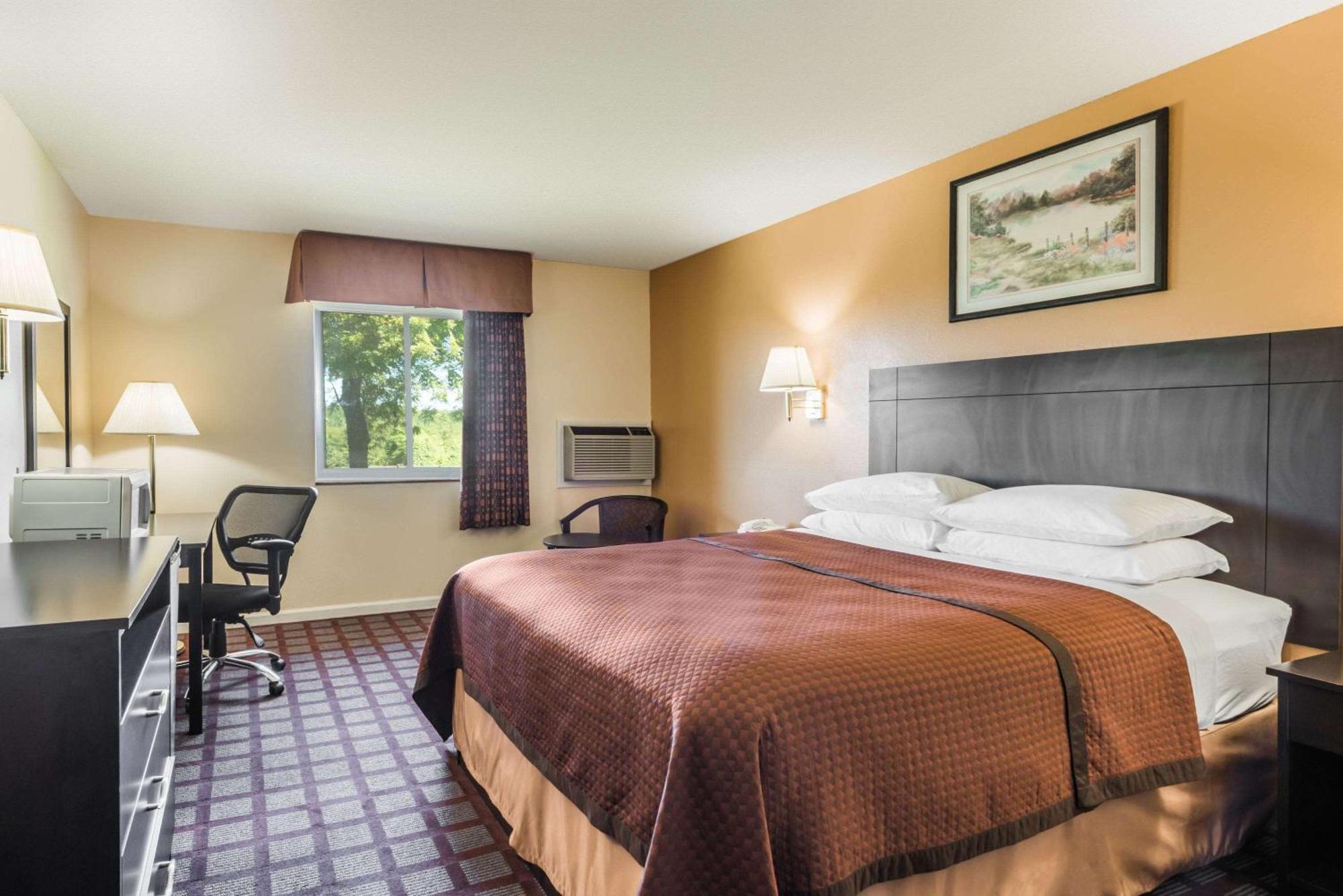 Super 8 by Wyndham Higginsville Eksteriør billede